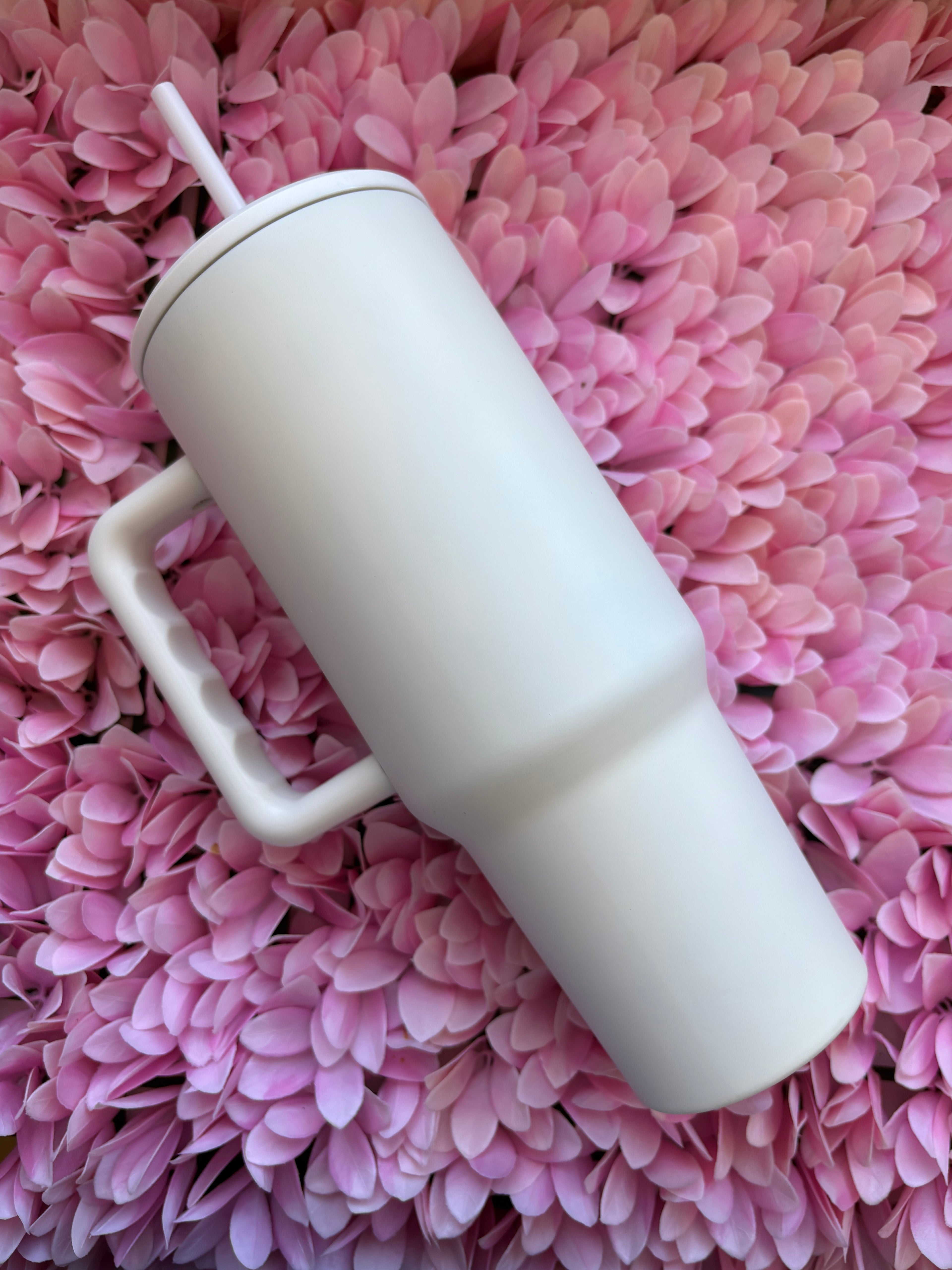 40oz handled tumbler with straw